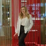 Ella, 47 (3 , 0 )